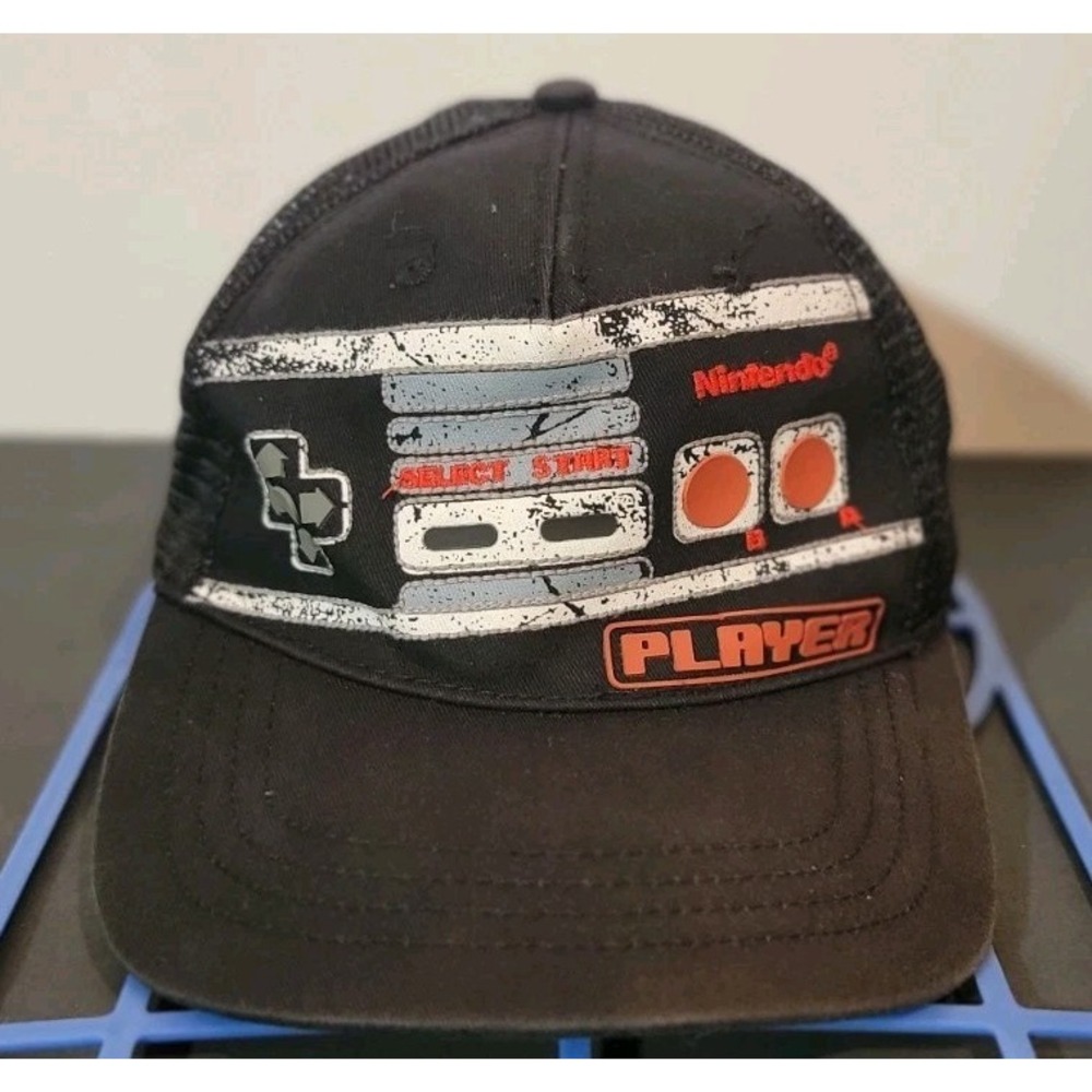 2008‎ Nintendo NES Controller Logo Snap Back Black Trucker Hat Cap Player Mesh